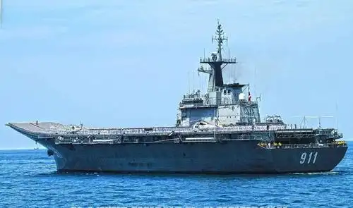 世界最小的现役航母,很少有出海机会,能用的舰载机也没有多少