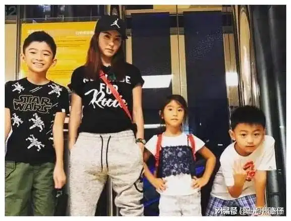 张柏芝虽然不曝出三胎父亲,但也不是绝对秘密,谢贤也许是知情人