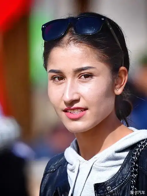 塔吉克族大美女