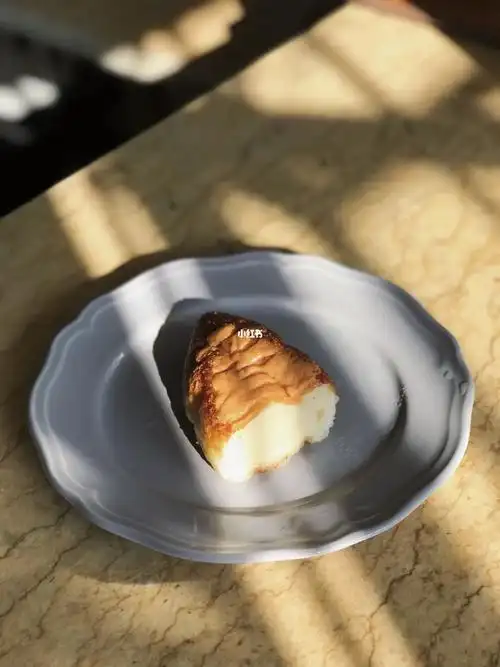 面包是前几天在singsit买的明太子软法包口感很奇妙,1.爆浆,浓郁咸香.