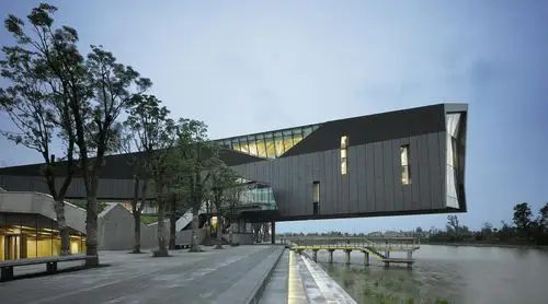 巨人网络总部,一座"从地里自然生长的建筑")