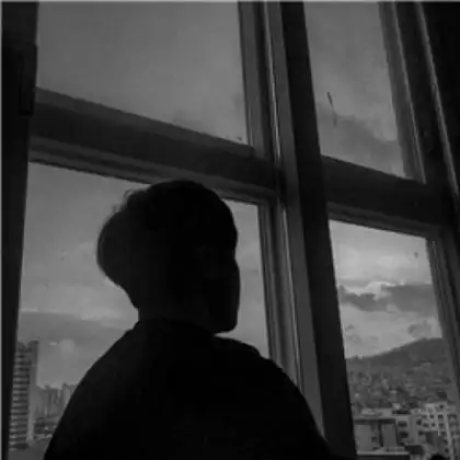 黑色系悲伤男生头像期待你对我好从不指望