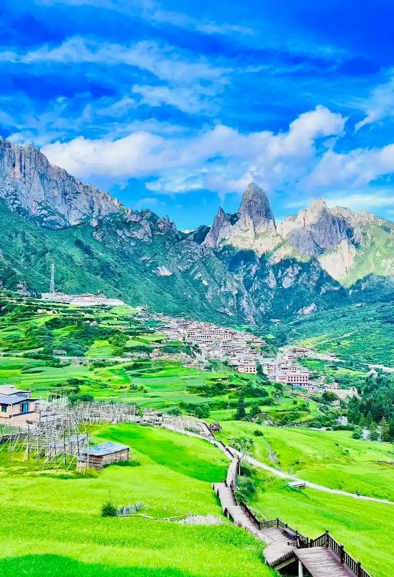 扎尕那.甘南扎尕那每个季节都有其极致的美,被洛克称为"东方伊 - 抖音