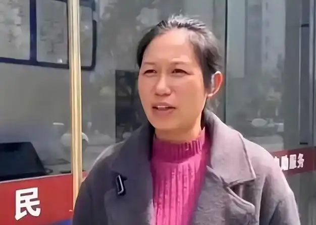 四川卖菜大姐开采耳店两周赚了500块钱却因非法行医被罚22万