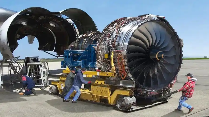 飞机发动机维修