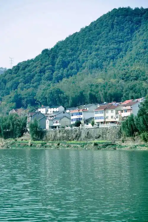 杭州桐庐一日春游攻略似是闯入梦幻地心世界