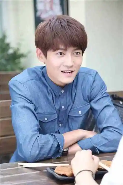 90后最帅男明星前36名(90后最帅的男明星排行榜前十)