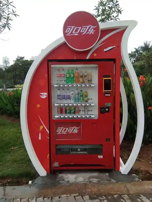 可口可乐自动售卖机包装美陈设计