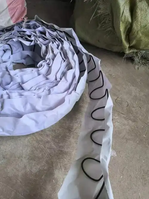 隧道环向半圆排水管暗排式半圆管承接土工膜焊接施工