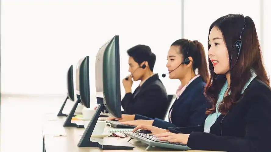 办公室打电话图片