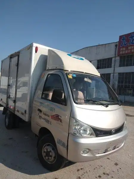 17年的黑豹双单排蓝牌箱车汽油15排量31米后箱