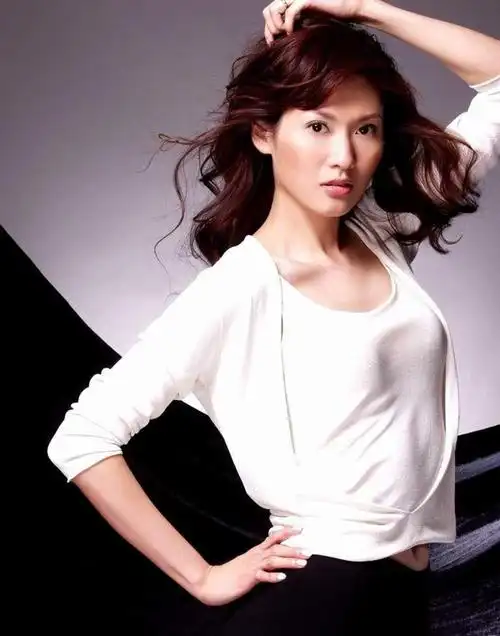 主持人沈星生活照