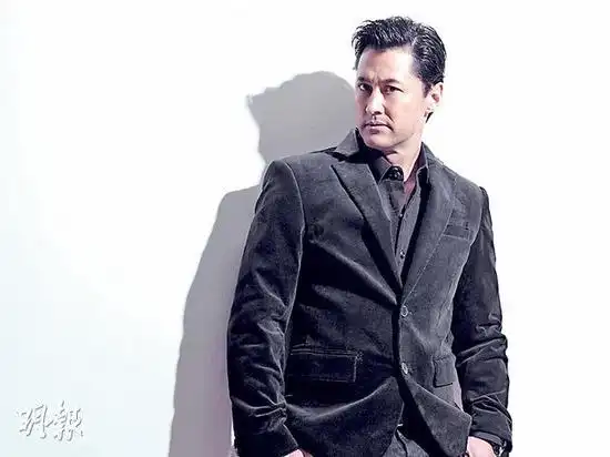 王敏德新歌mv出动跑车直升机拍摄