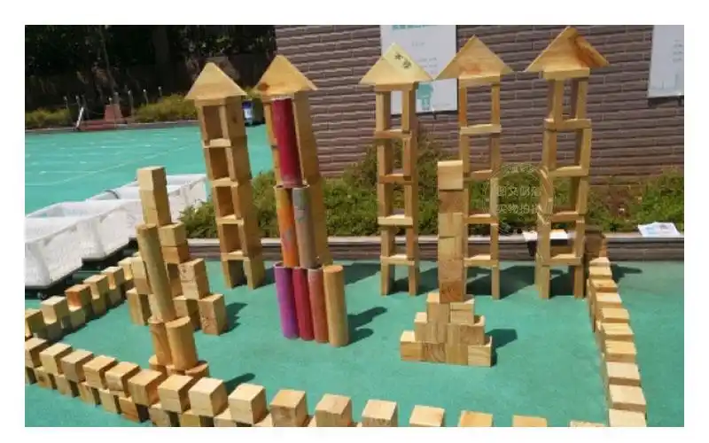 建构区墙面装饰 幼儿园积木建构区环创主题墙面装饰搭建技巧纸牌纸杯