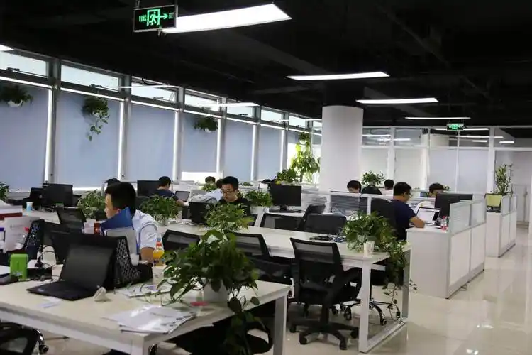 cio时代app记者实拍红象云腾办公环境