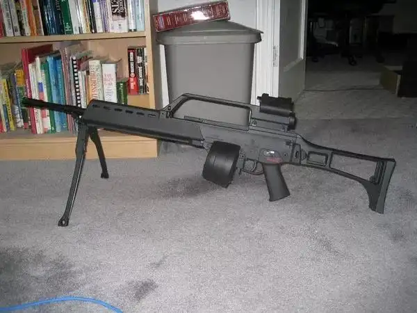 德国二战出现的第一种通用机枪mg系列机枪,一直服役至今