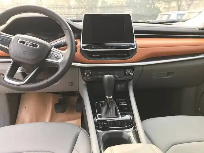 2021款jeep指南者浅色内饰到店实拍!