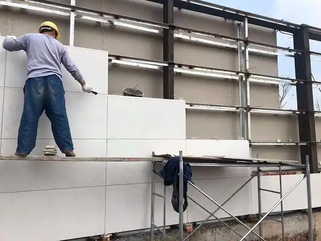 别墅外墙用真石漆瓷砖石材干挂效果怎么样比较下便明白