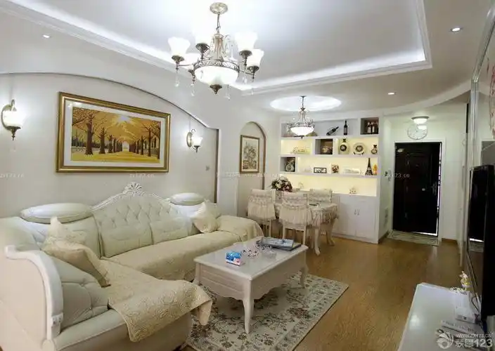 70平米的房子客厅简单装修橡木地板图片