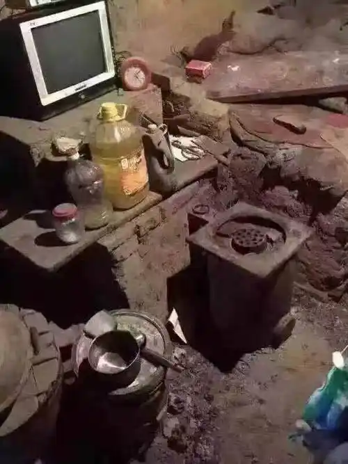 搞笑图片幽默段子笑话年底结婚大家看我还要添置一些家具吗