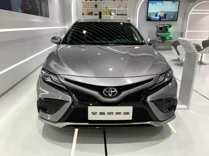 5s凯美瑞锋尚版钛辉银展览车,还是2