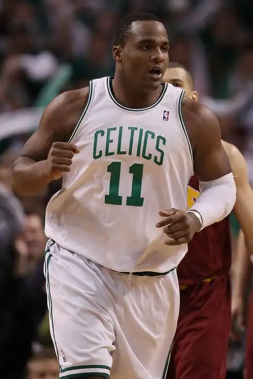 格伦·戴维斯 "大宝贝"戴维斯,有人说看戴维斯跳投有一种肛裂的感觉.