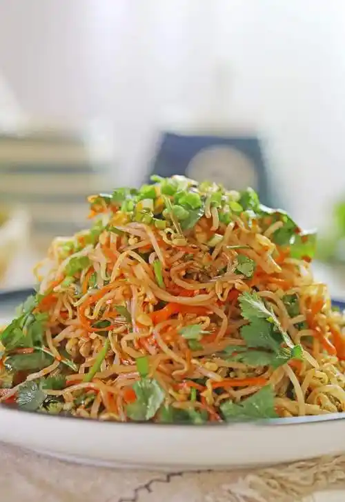 教你5分钟搞定夏日快手菜凉拌豆芽,清脆爽口,家人都点赞