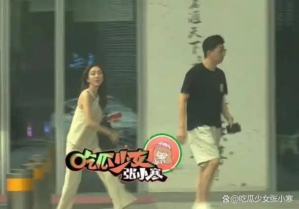 姜妍带老公参加宋丹丹生日宴 二人深夜拥抱告别关系熟络