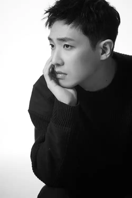 韩男星李准将主演红色丹心剧中饰古代君主