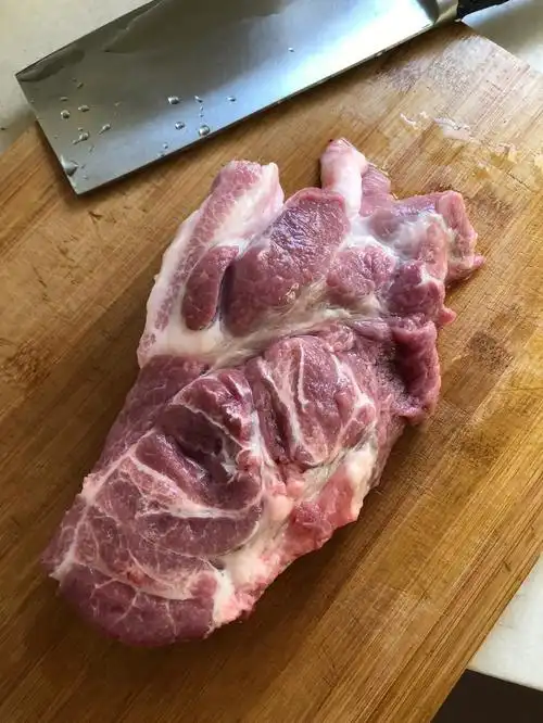 以前只知道精瘦肉,梅条肉,突然知道猪也有雪花后,炒菜里的肉只买它