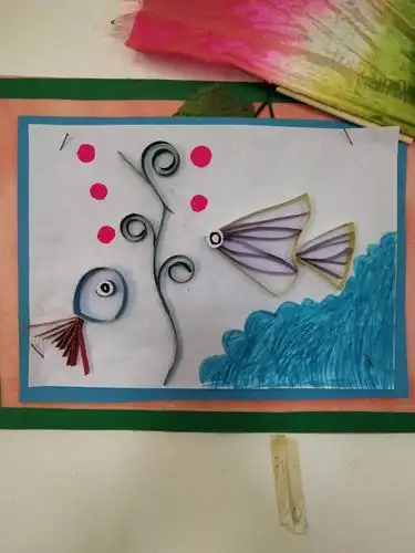 大延东幼儿园中二班《纸条变变变》