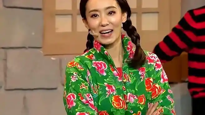 张小斐小品《笑看风云》片段,东北要债沦落为村姑,笑点密集