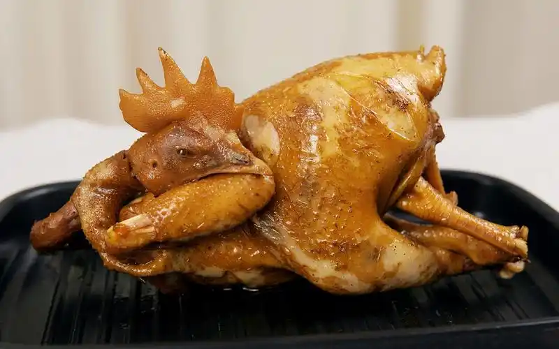 五香卤全鸡的做法和技巧,闻香流口水,这鸡腿咬一口,筋道有嚼劲