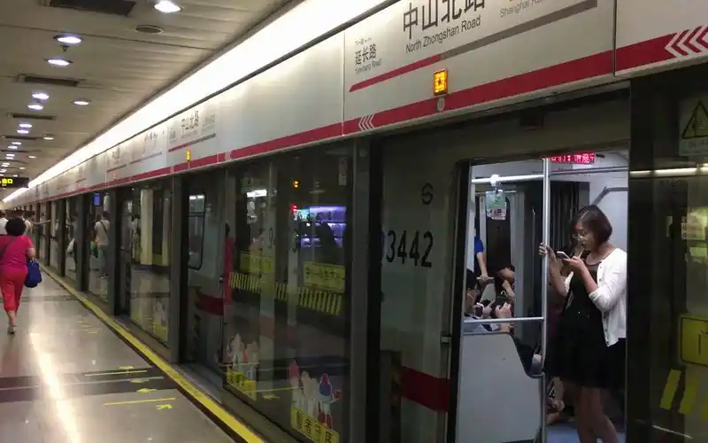 【超级珍贵远古资源】上海地铁1号线老老八106换车厢时期中山北路站