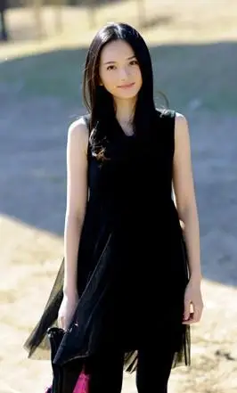 火蓝刀锋沈鸽扮演者李依玲个人资料照片和剧照