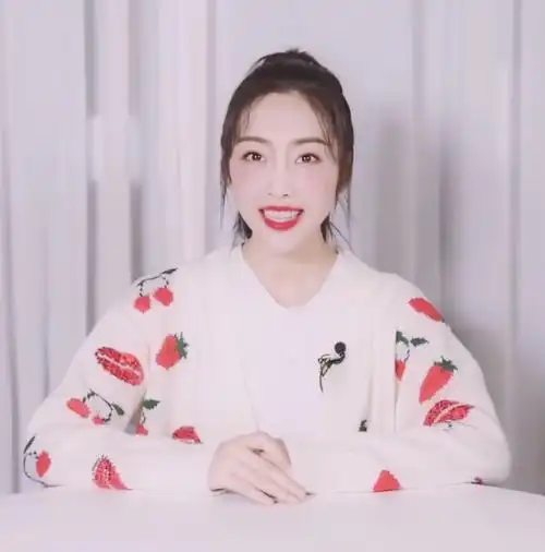 宣璐头像,拿图扣1