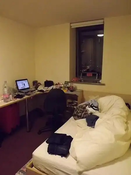 920我凌乱的room还有你们以为很大的窗台!