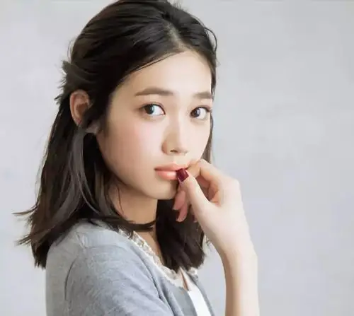 第二款 中长发半扎发