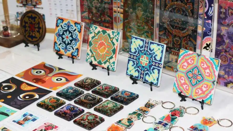 美轮美奂文创系列中2022中央民族大学美术学院视觉传达设计毕业作品展