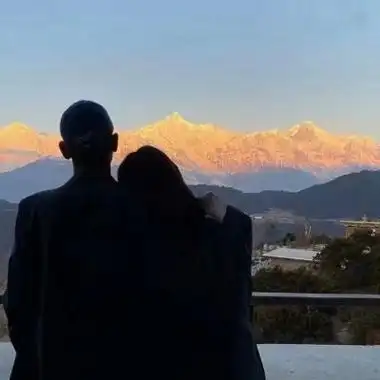 低调拥有成熟气质的新款情侣头像 简单轻熟风情侣微信头像2022_情侣