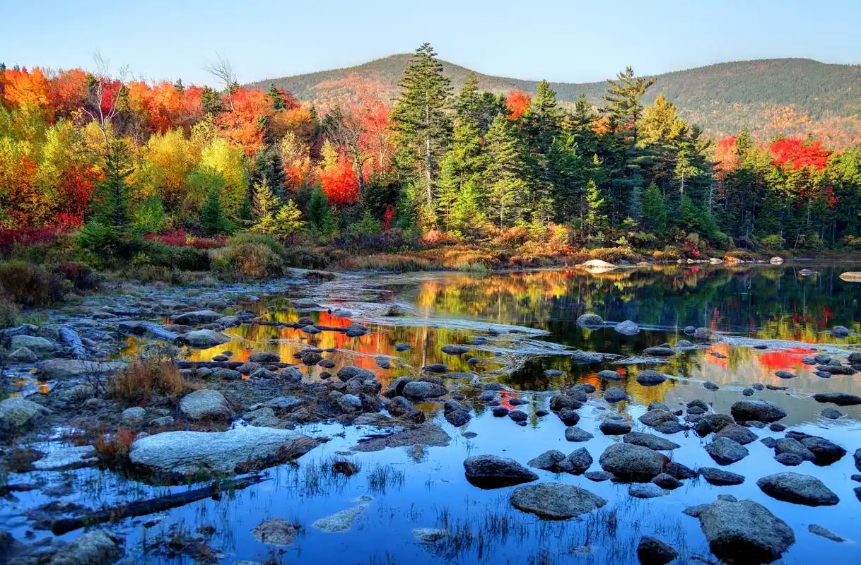 欣赏壮美的自然景观,体验云海飘渺的奇观.