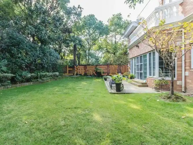 级精装别墅 绿宝园馥庭 建面约326平5房 售价2500万_配套_上海_国际