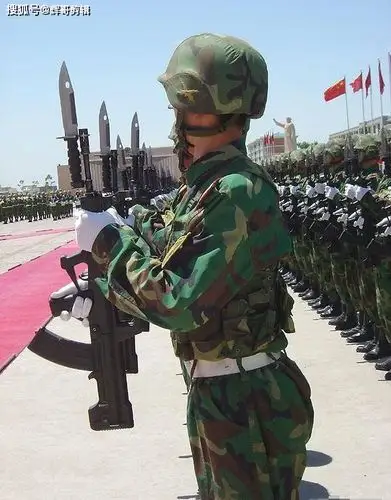 阅兵式—最喜欢看的劈枪