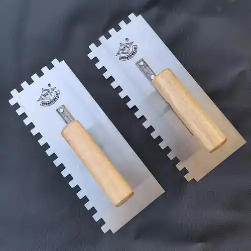 厂家供应抹泥刀瓦工工具抹灰不锈钢泥工贴瓷砖工具锯齿刮刀铺瓷砖