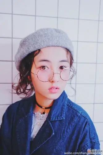 张子枫张子枫张子枫蒋依依萝莉超带感!