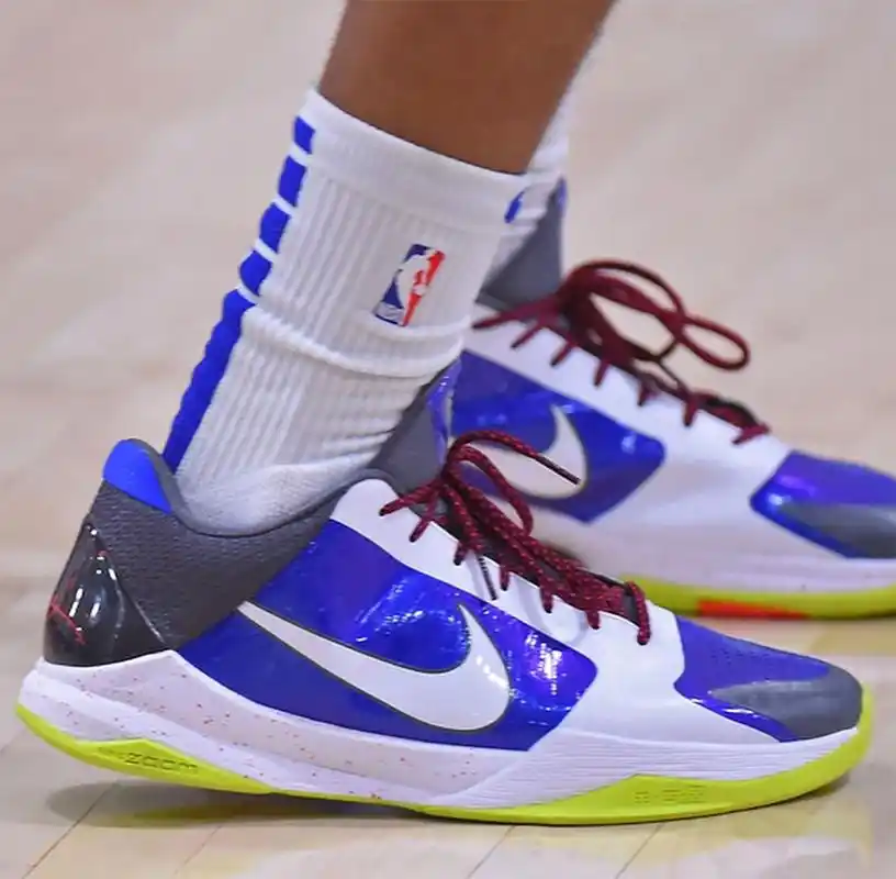 多名球星上脚kobe 5新配色!你希望哪款登场