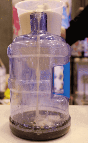 5l装的大桶奶茶青岛也有啦只卖7天