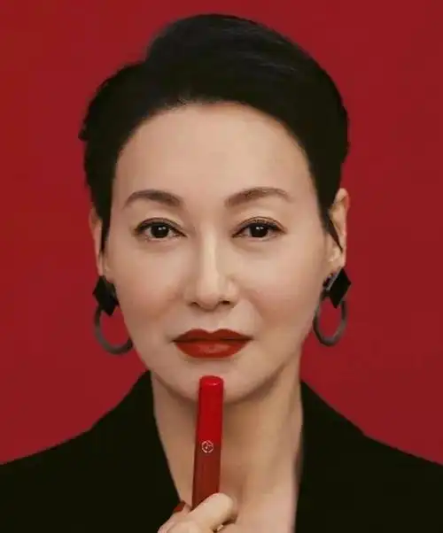 保持着对爱情的向往和真诚|爱情|真诚|惠英红_新浪女性_新浪网