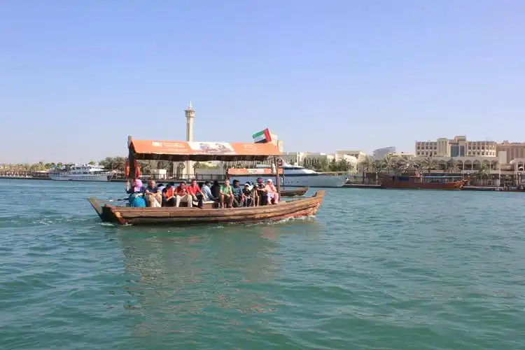 【携程攻略】迪拜迪拜河景点,犹如上海的黄浦江迪拜河是迪拜的母亲河