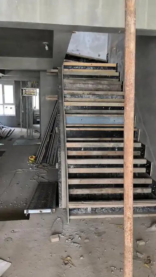 西安混凝土现浇隔层楼梯公寓隔层楼梯